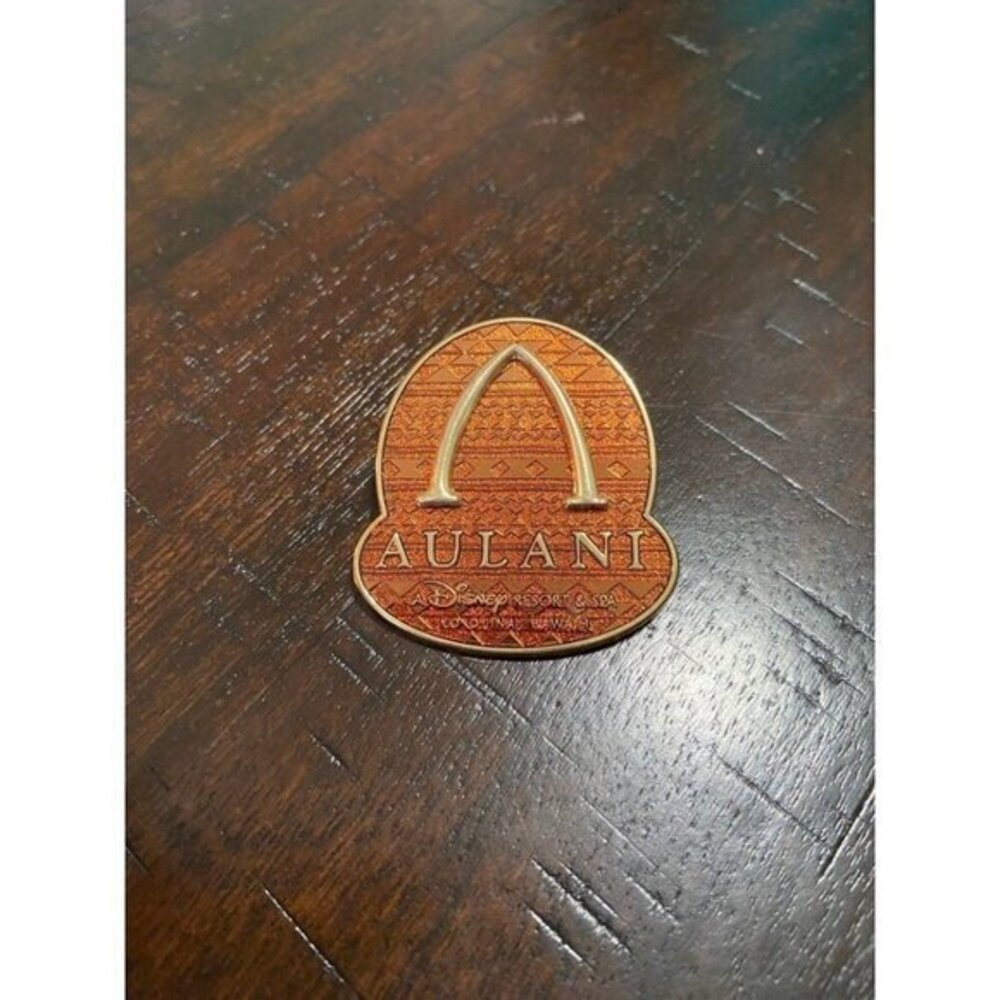 Disney Hawaii Aulani Orange‎ Pin
